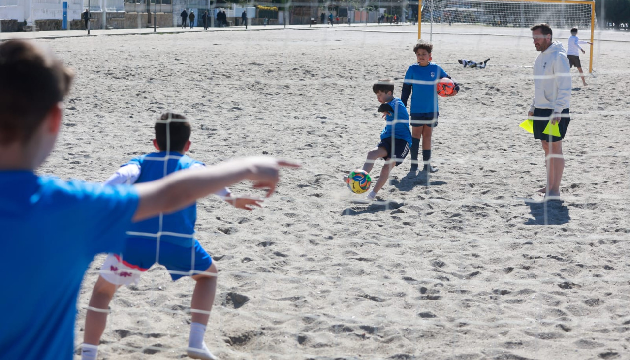 Fu00fatbol playa A Compostela