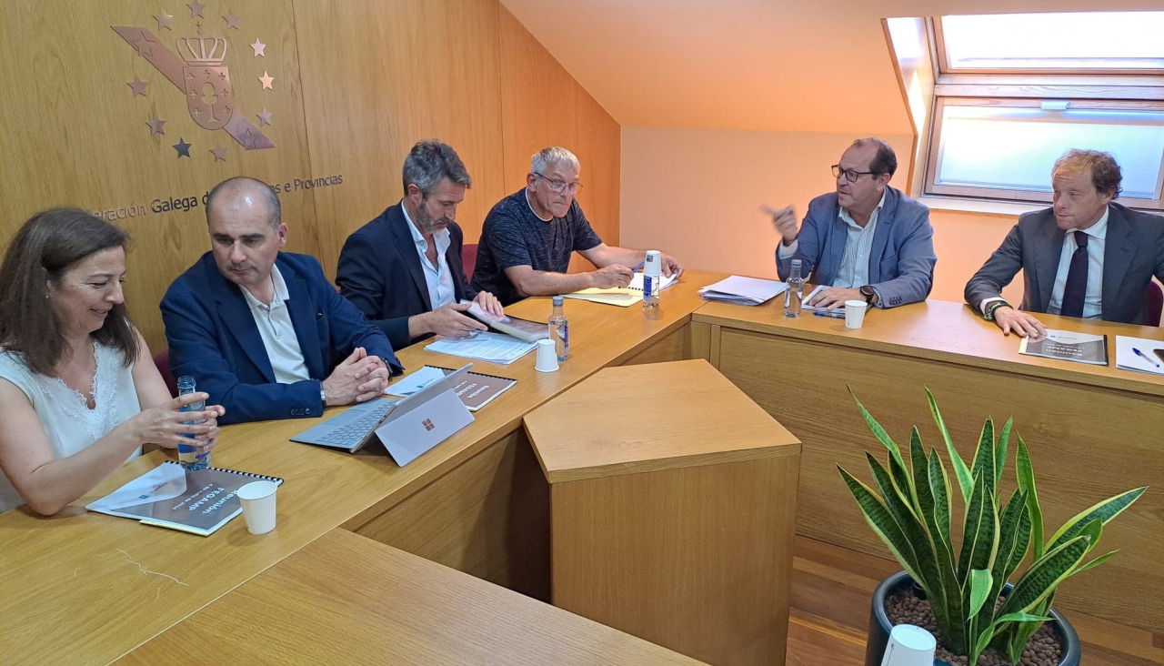 Presidente fegamp alberto varela reune sogama javier dominguez 20003148