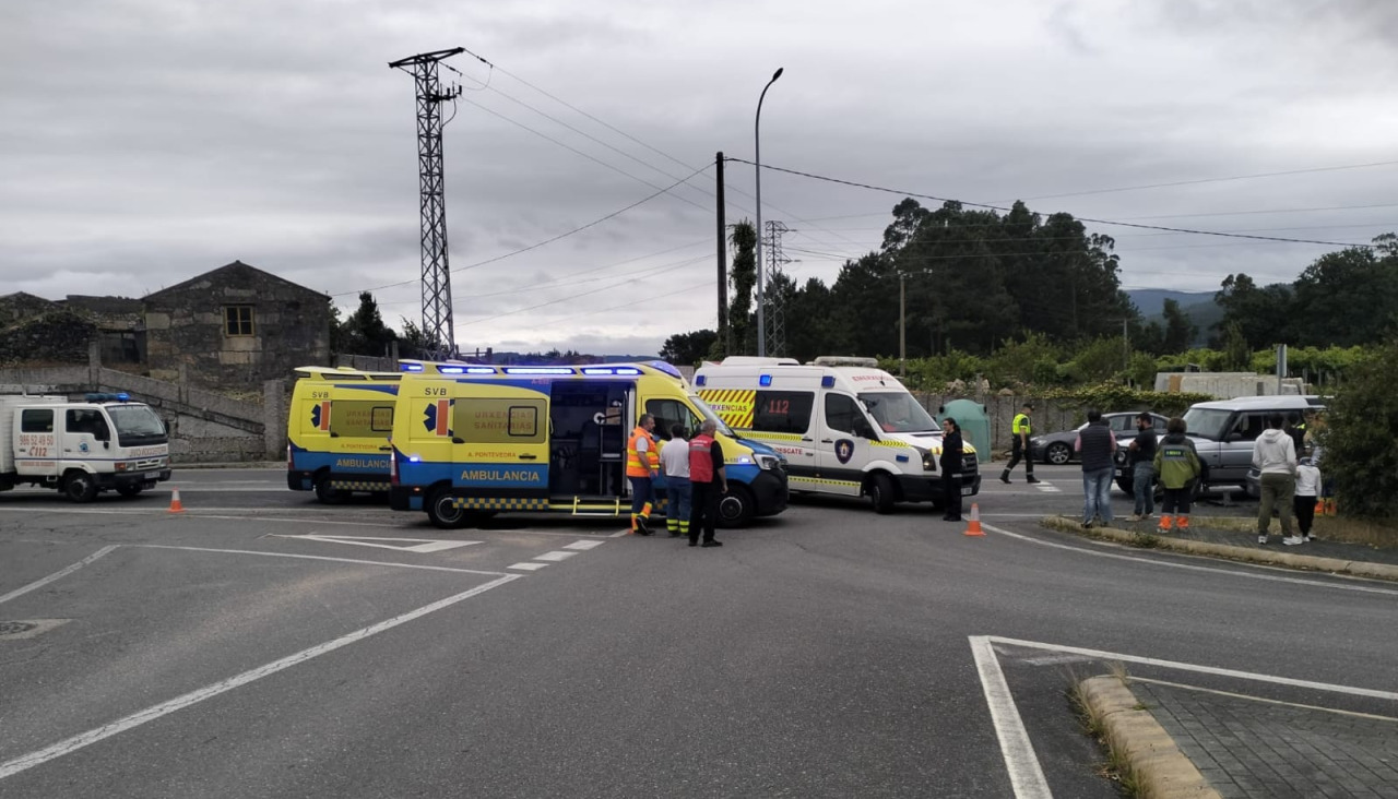 Ambulancias accidente cambados