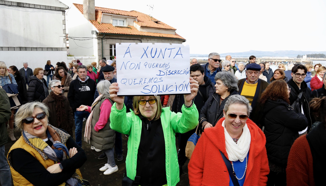 Concentración asilo Cambados xunta