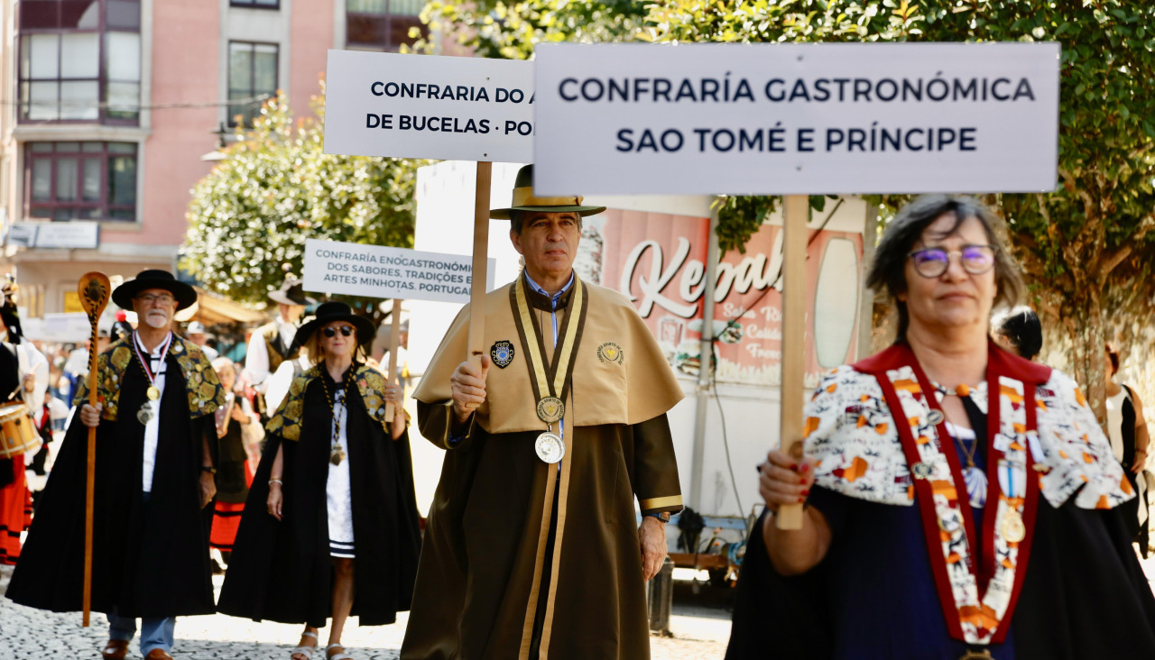 Desfile cofradu00edas capu00edtulo albariu00f1o cambados