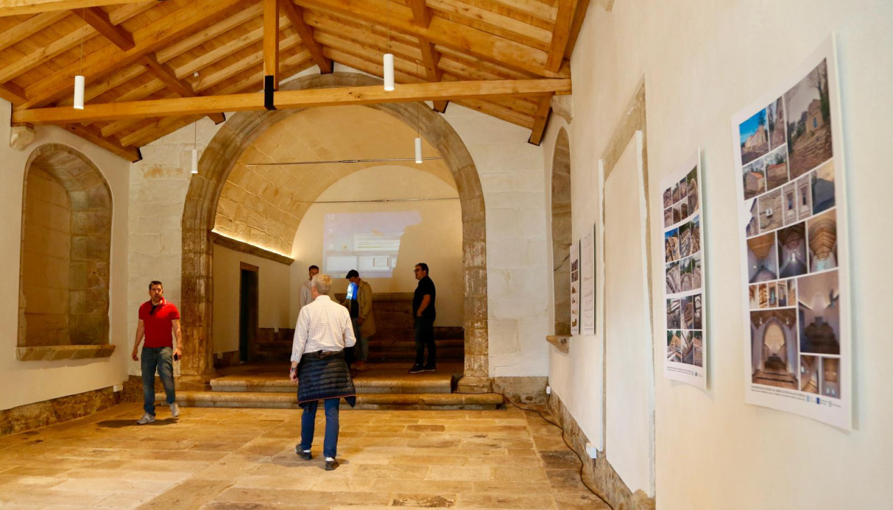 Interior capilla de Cortegada