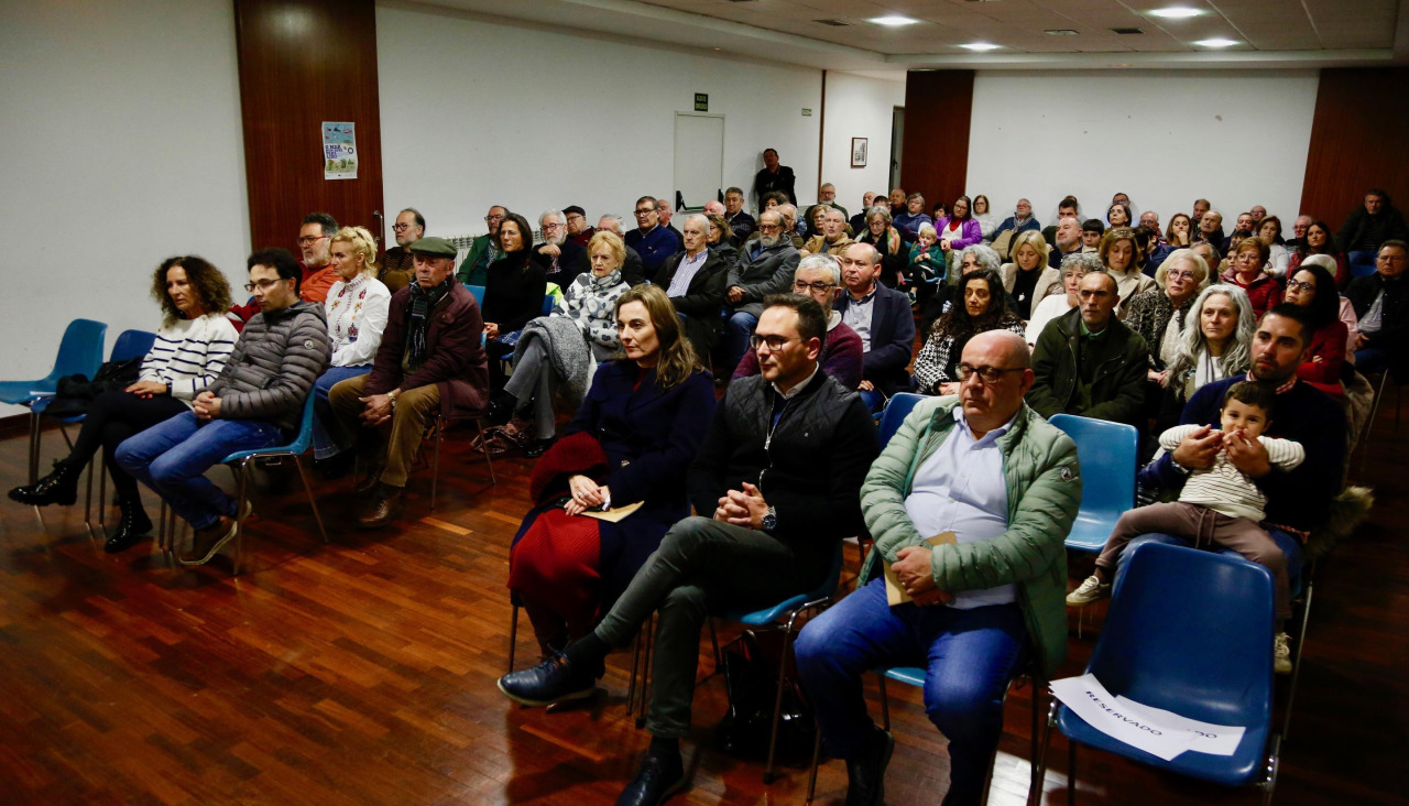 Charla escuela pósito cambados cofradía público