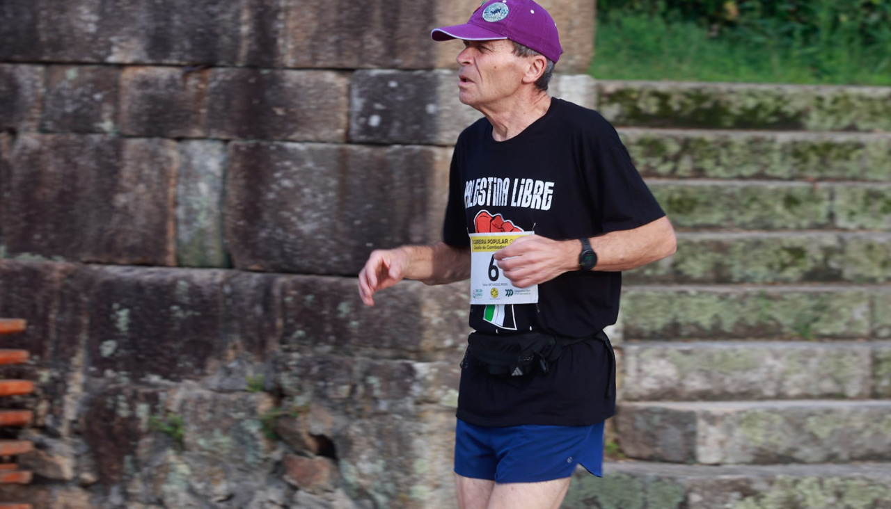 Atletas de todas las edades participaron en la Carreira Popular de Cambados