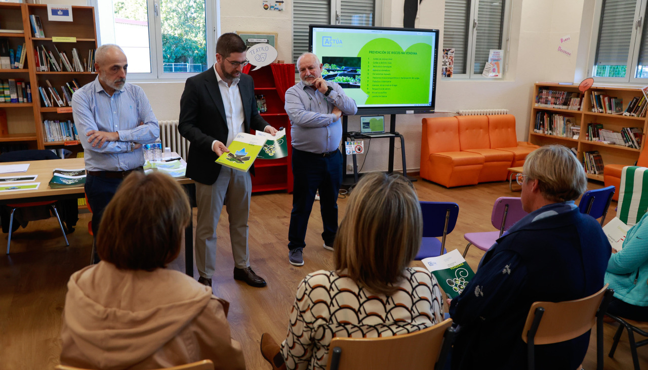 El secretario xeral de Emprego, inauguró ayer la campaña en el IES Ramón Cabanillas de Cambados