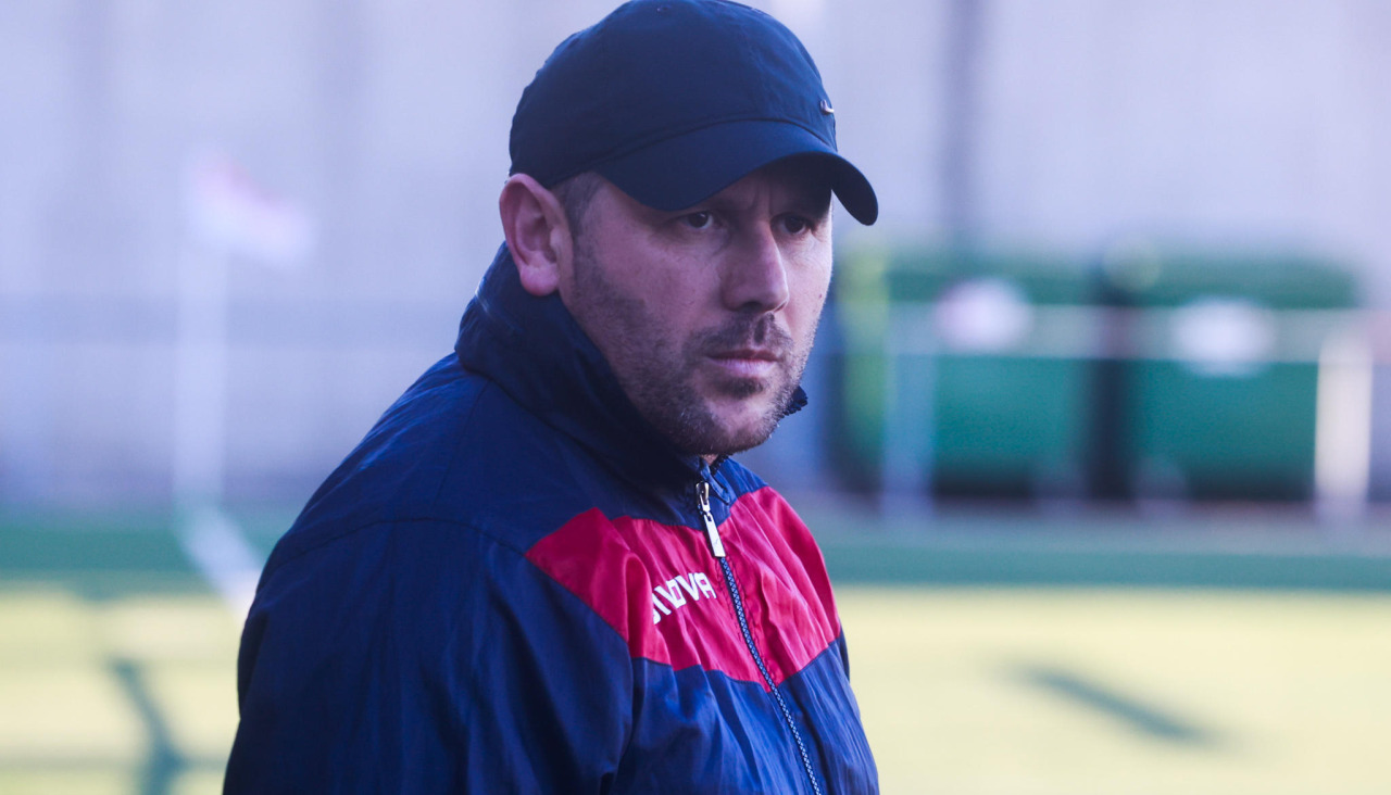 El equipo rianxeiro que entrena Luisito González le hizo ocho goles en el campo de Vilas al Pontecaldelas