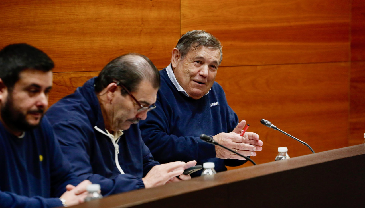 Fernando Otero y el resto de representantes del PSOE en el último pleno de Sanxenxo