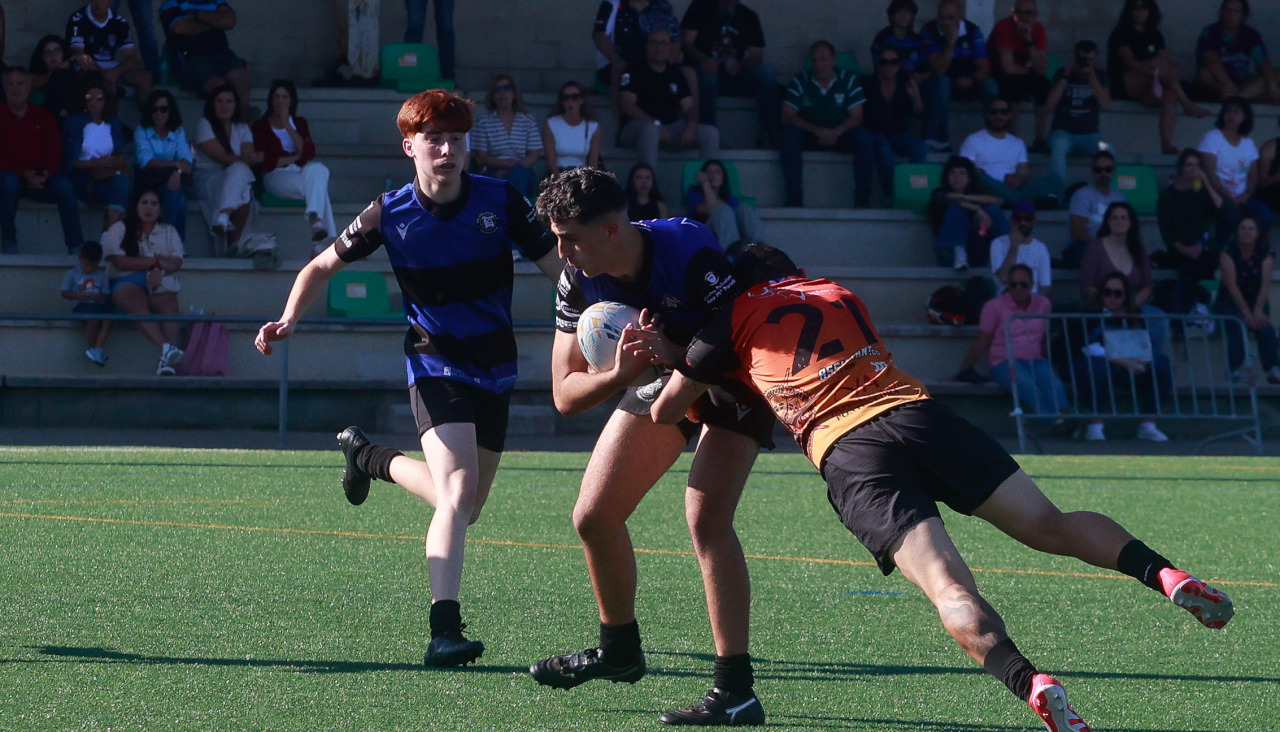 Os Ingleses durante su primer partido en Fontecarmoa