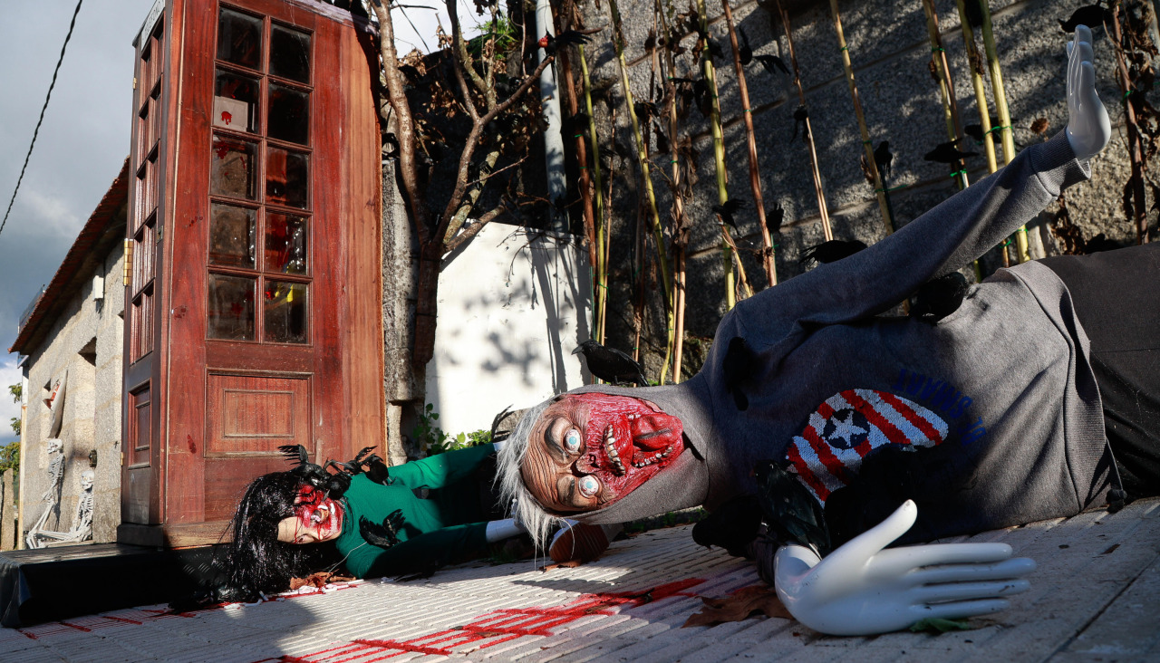 La Casa do Terror de Meis, decorada por Ana Sofía Gómez, es uno de los atractivos del municipio en estas fechas