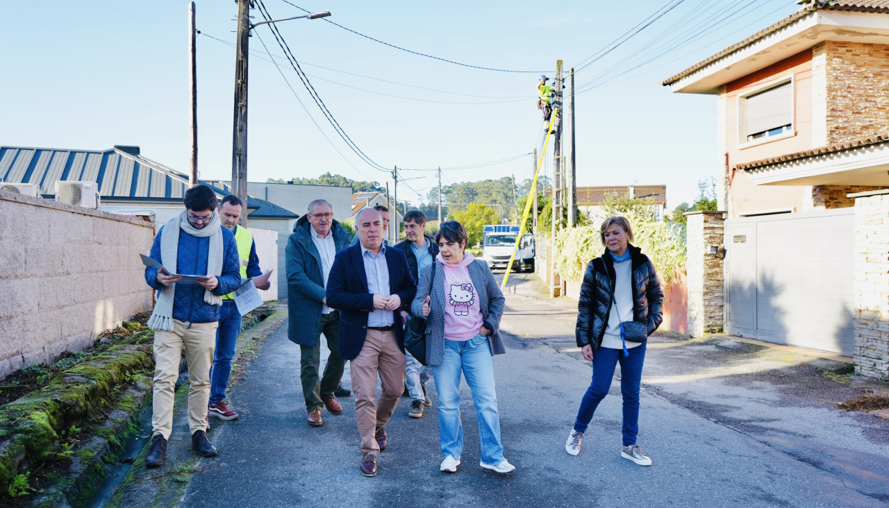 Responsables del Concello y de la Diputación acudieron al lugar de las obras