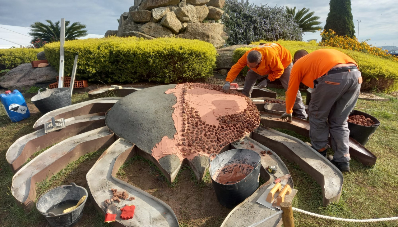 Proceso en la construcción de la centolla por el personal de BATA