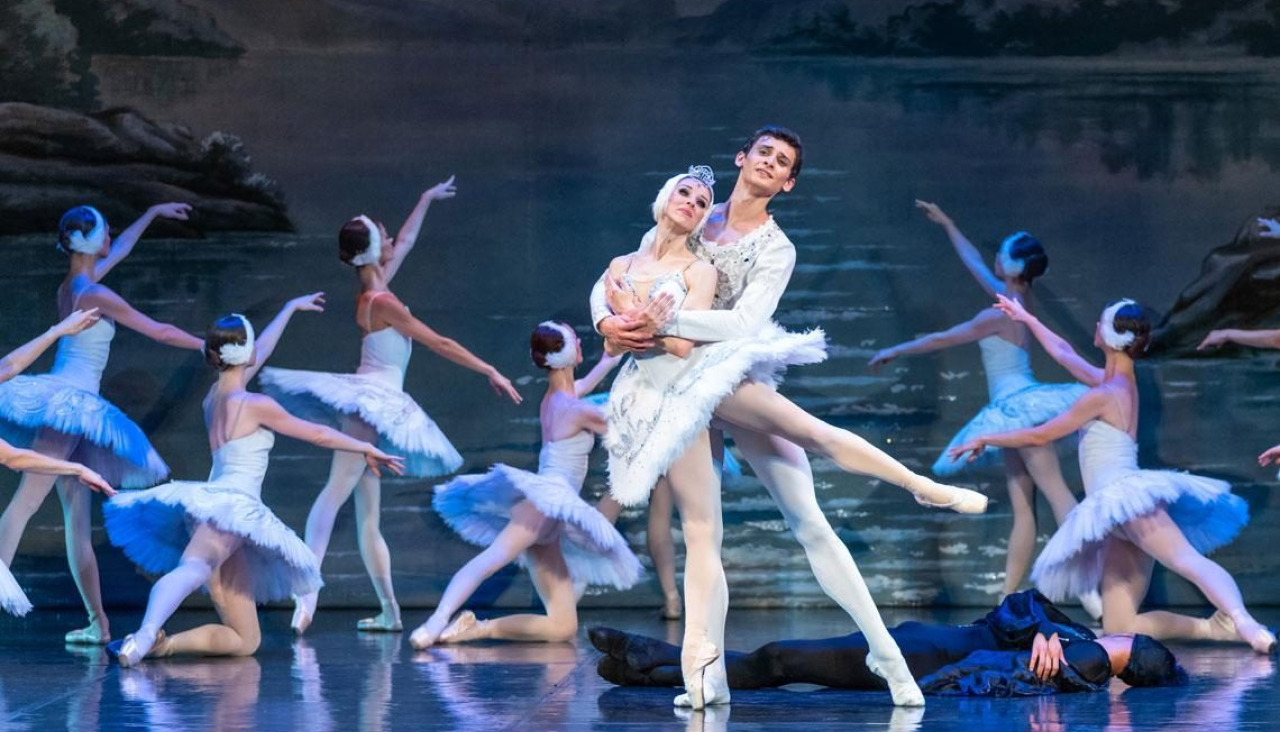 'El Lago de lso Cisnes' será uno de los grandes espectáculos que se podrán presenciar esta Navidad en el auditorio de Ribeira