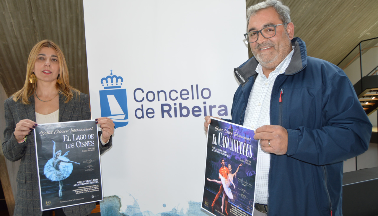 La concejala de Cultura, Ana Barreiro, y el gerente del Grupo Fercosti, José Antonio Fernández, presentaron los carteles de los dos espectáculos que el Ballet Clásico Internacional ofrecerá en el auditorio de Ribeira