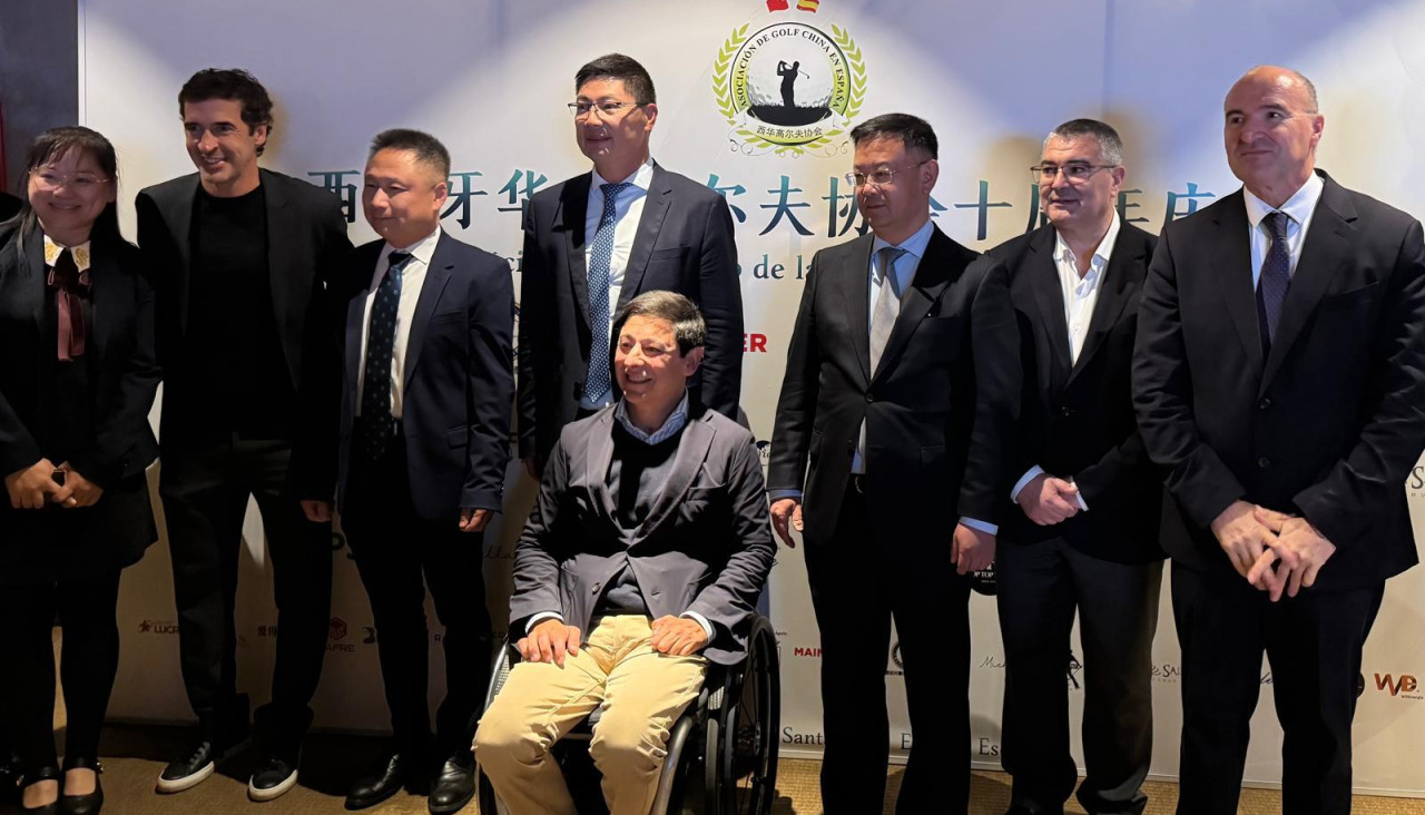 Castro, en Madrid, junto a representantes chinos, en un acto reciente