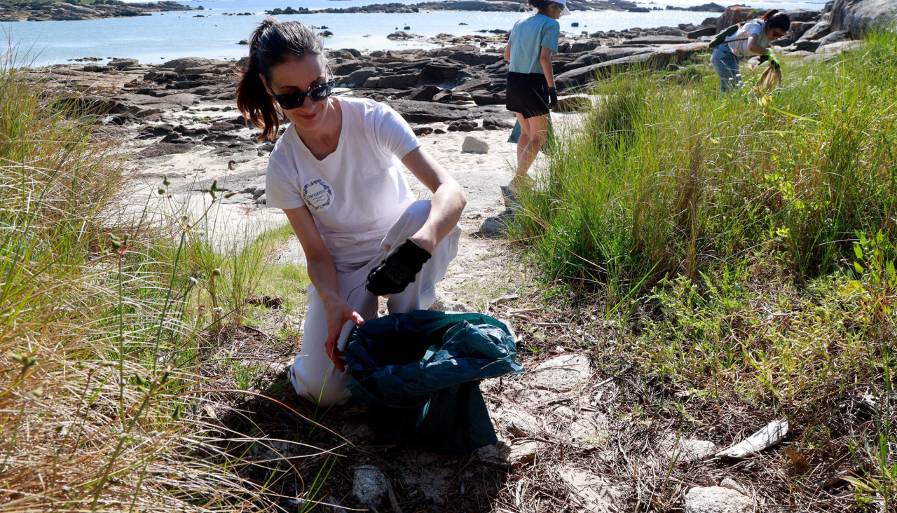 Una recogida de basura anterior en un arenal isleño