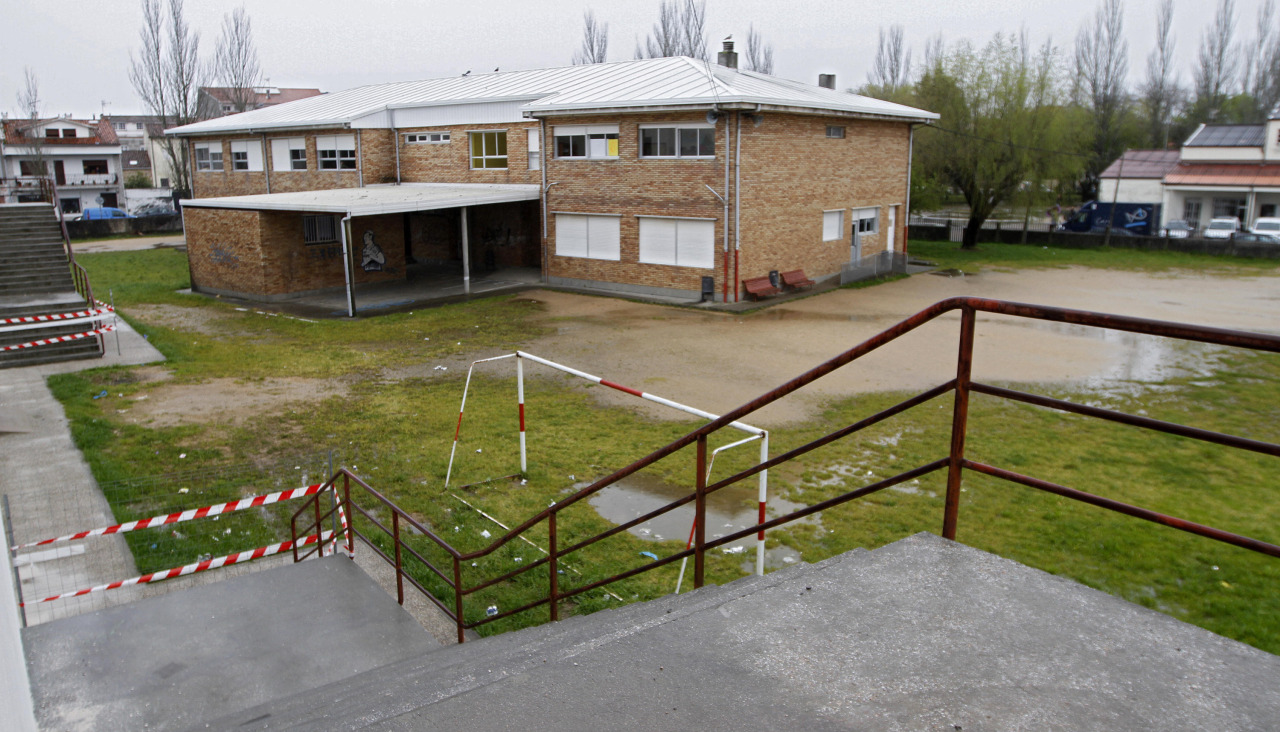 Afecta a infraestructuras como la plaza, colegio y pabellón