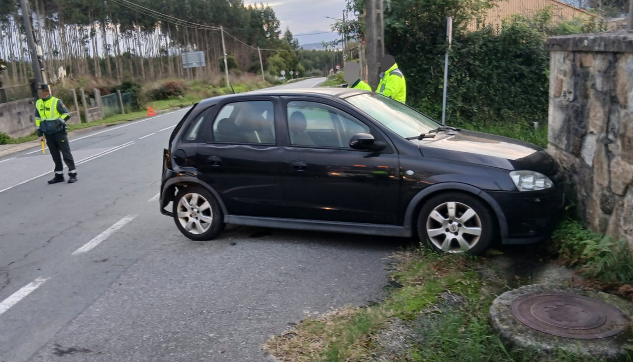 Uno de los vehículos implicados en la colisión por alcance fue un Opel Corsa