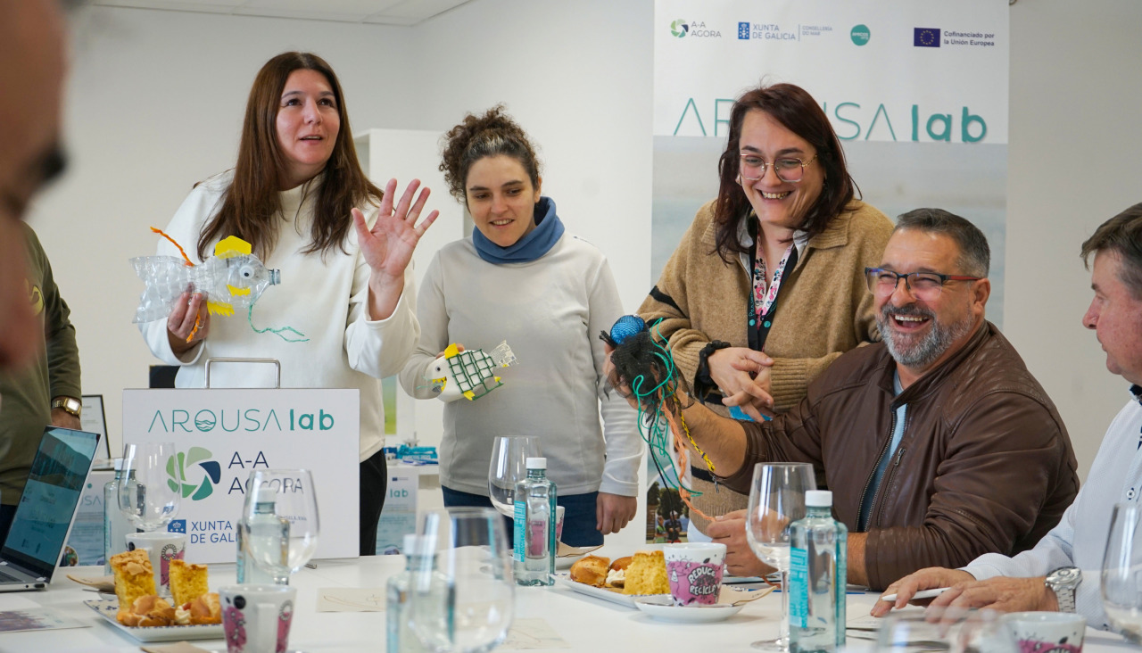 La cuarta reunión  del comité social de la región asociada Arousa-Lab se celebró esta mañana en el Centro de Atención Integral de Amicos, en el lugar boirense de Comoxo