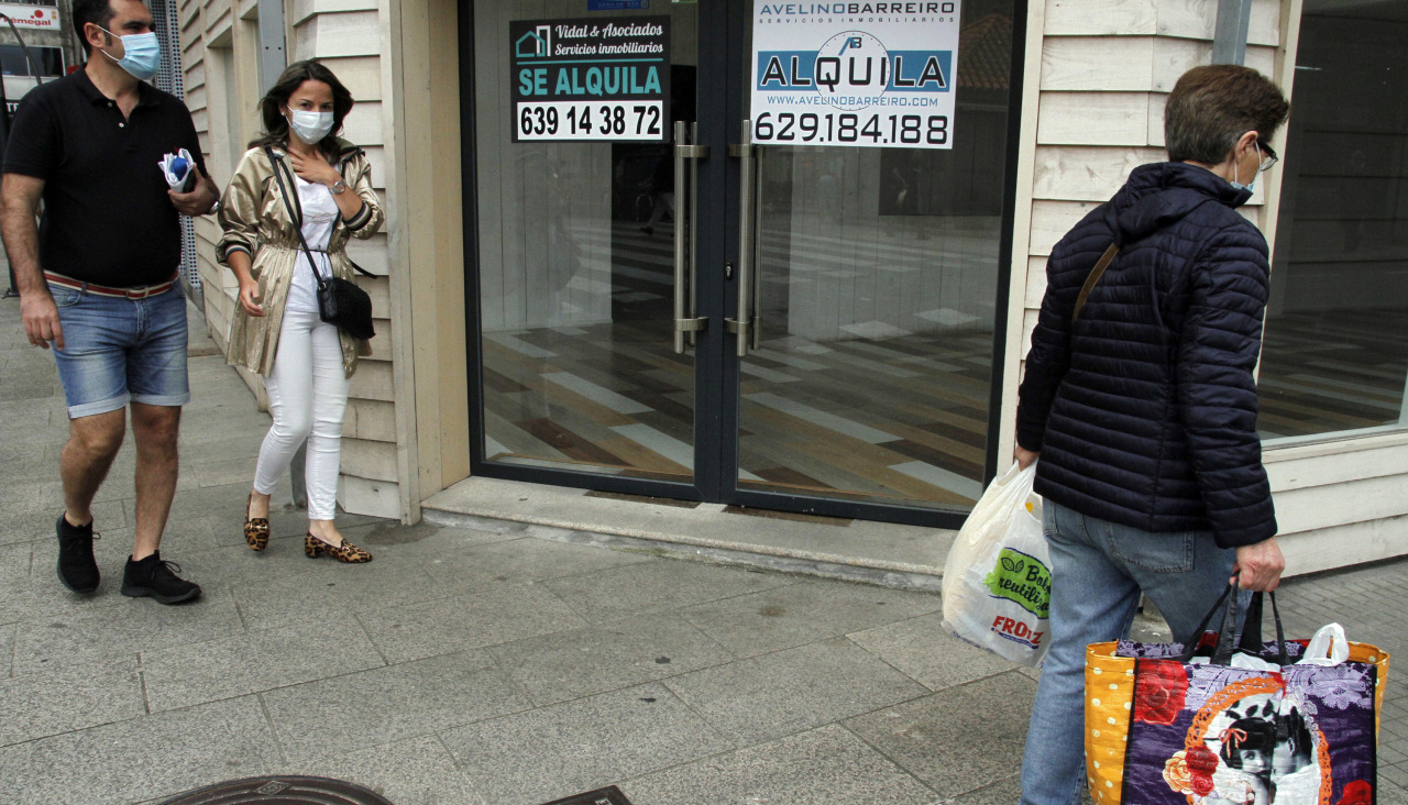 Bajos comerciales cerrados en Vilagarcía