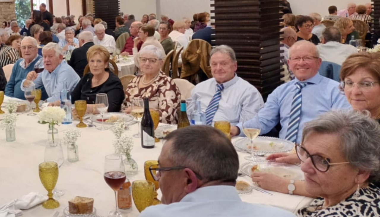 Un total de 290 comensales asistieron al evento gastronómico-social que se celebró en el restaurante Chicolino, en Boiro