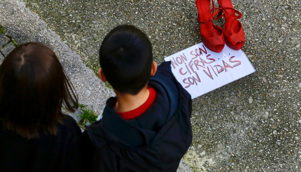 Acto en A Illa por el 25-N