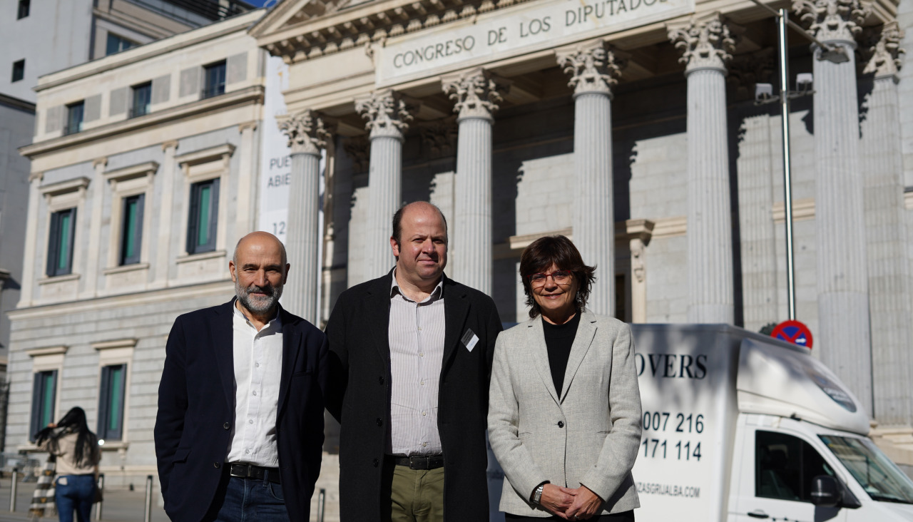 Manuel Fariña se reúne en Madrid con Néstor Rego y Carme da Silva