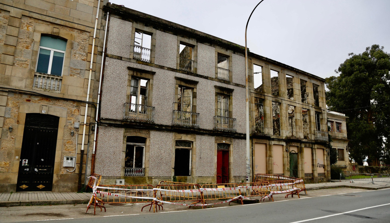 Casa vallada en Rosalía de Castro