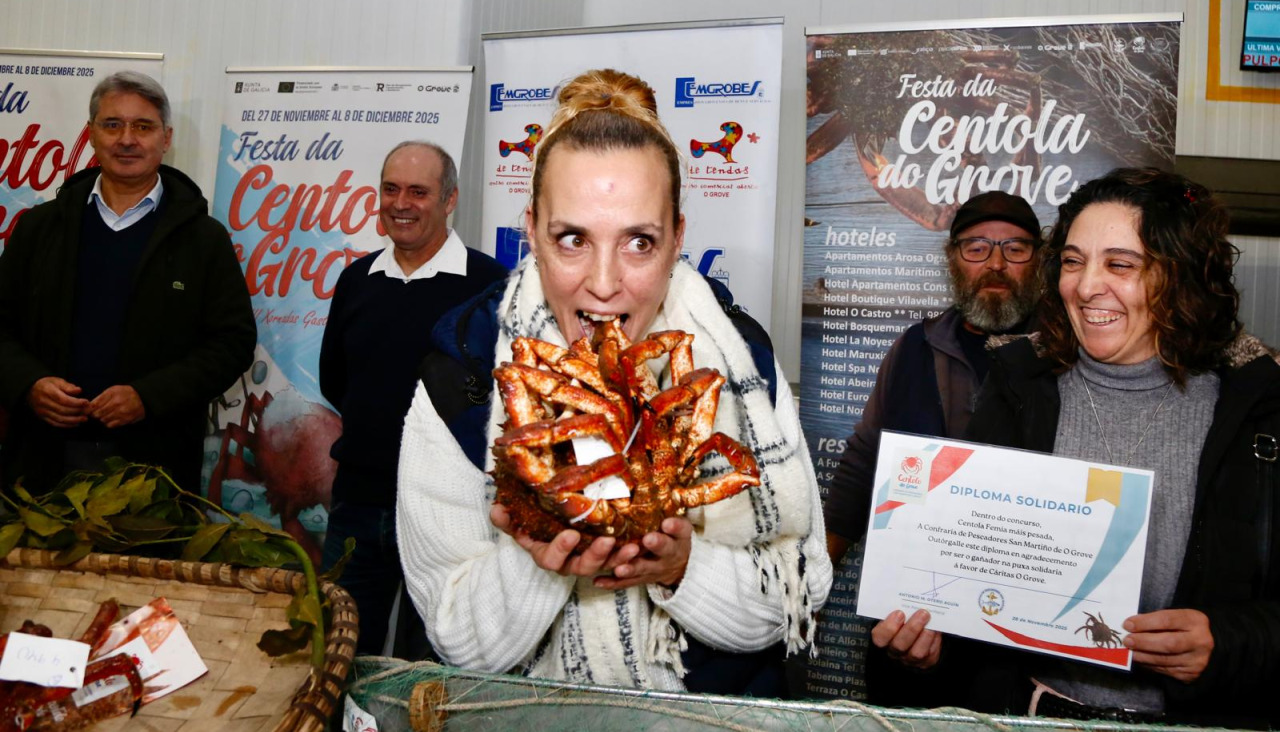 Un momento de la subasta de la centolla solidaria
