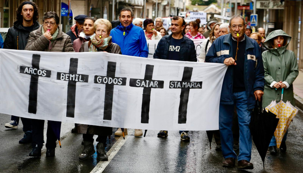 Los manifestantes portaron diferentes pancartas reivindicativas