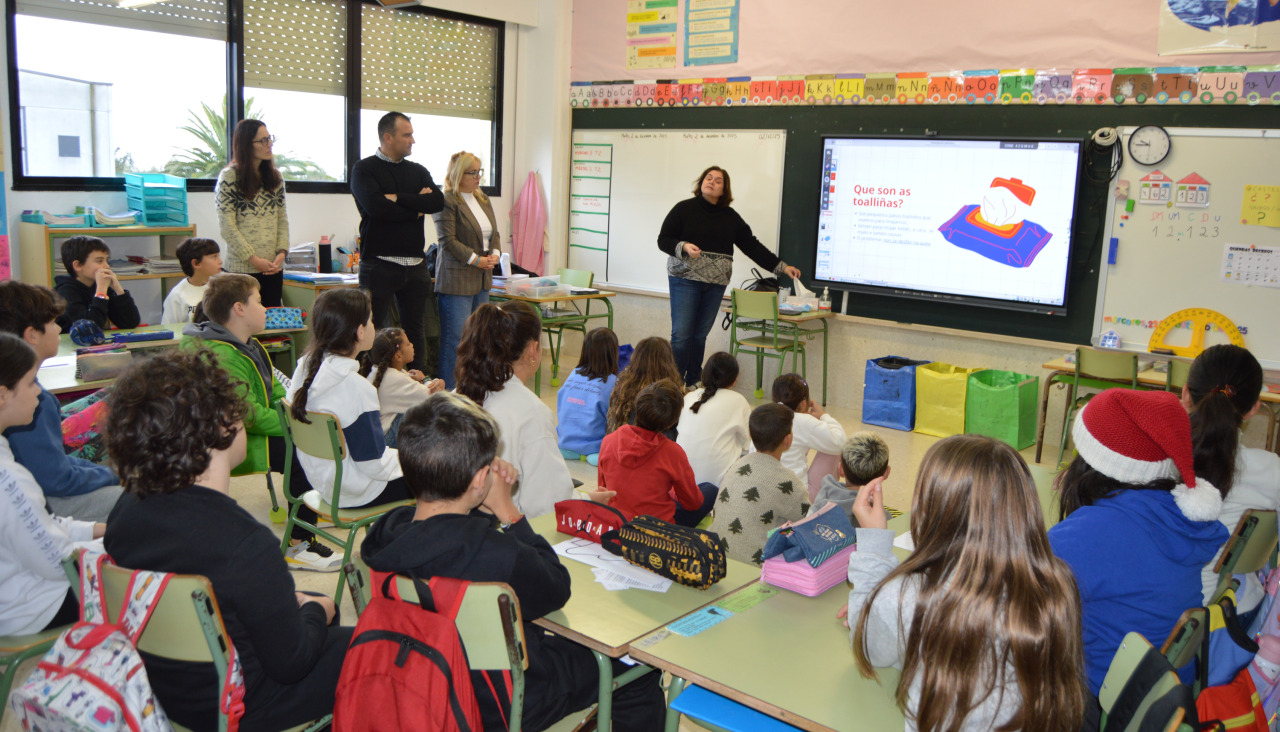 Una de las charlas impartidas en un colegio de Sanxenxo