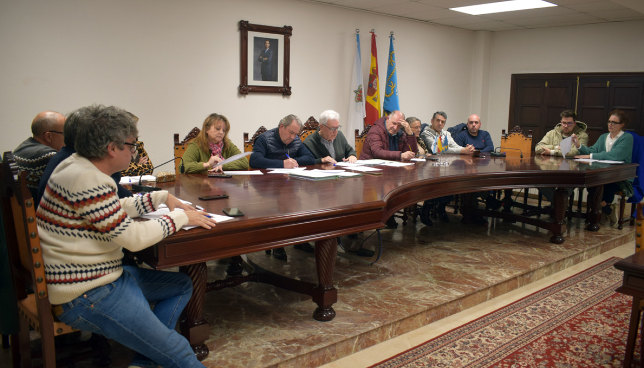 La Corporación municipal en el Pleno de Valga