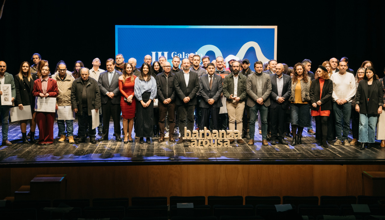 La gala de entrega de los distintivos Sicted, de reconocimiento nacional, se celebró en el auditorio de Rianxo