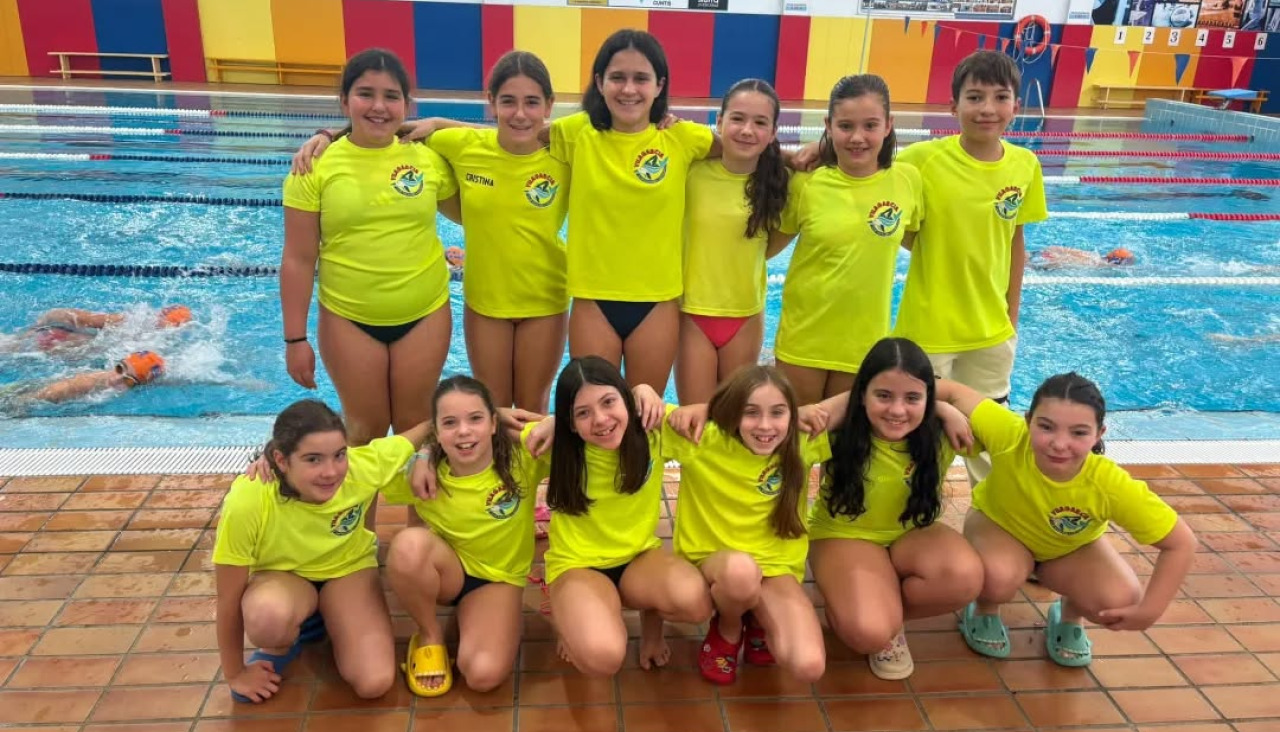 Los deportistas del Club de Natación y Salvamento Vilagarcía