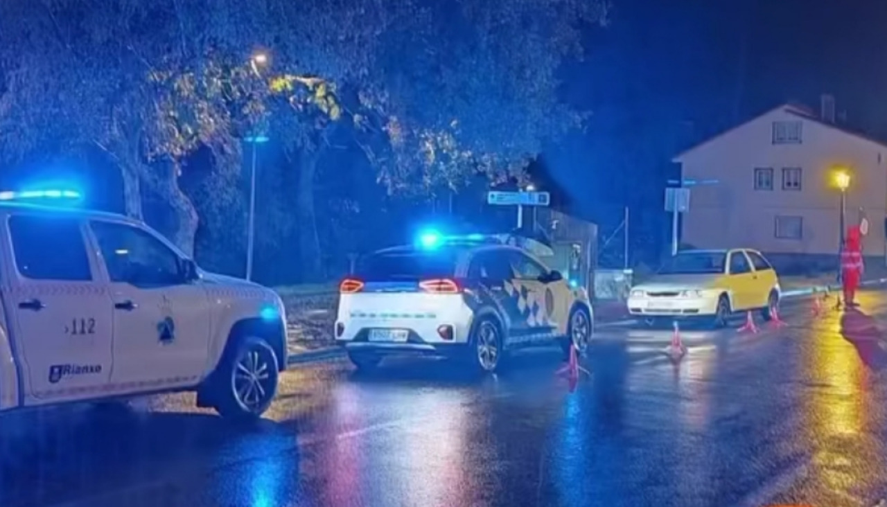 Al lugar del atropello de un peatón por parte de un Seat Ibiza se movilizaron Protección Civil y Policía Local, además de una ambulancia del 061 medicalizada y la Guardia Civil de Tráfico