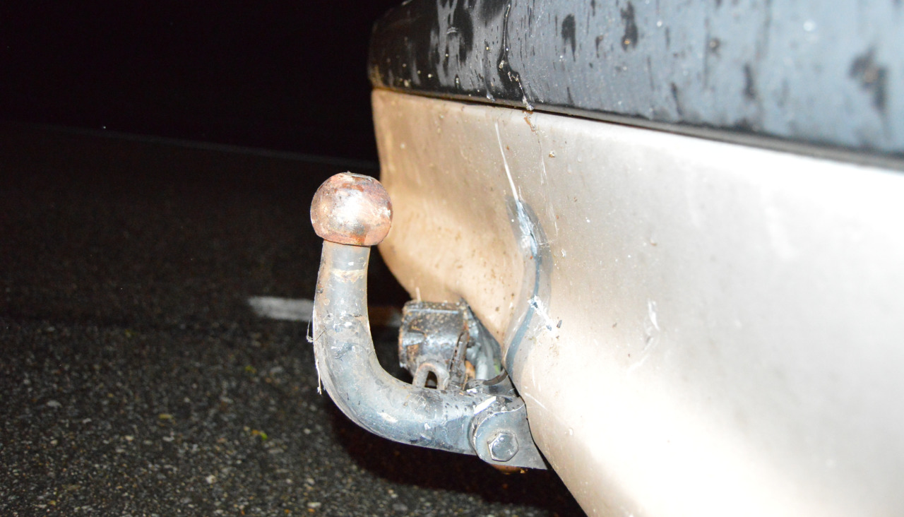 Uno de los coches implicados impactó por alcance contra el gancho para el remolque del vehículo que le precedía