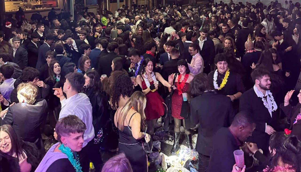 Las fiestas celebradas en carpas en la comarca resultaron una de las opciones de mayor demanda para la diversión en la primera madrugada del 2026