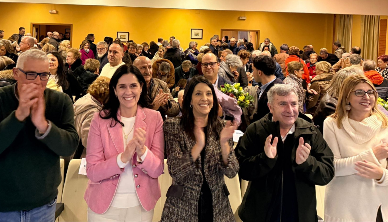 El salón de actos de la Casa do Mar de Ribeira se llenó de afiliados y simpatizantes del PP para celebrar el comienzo del año