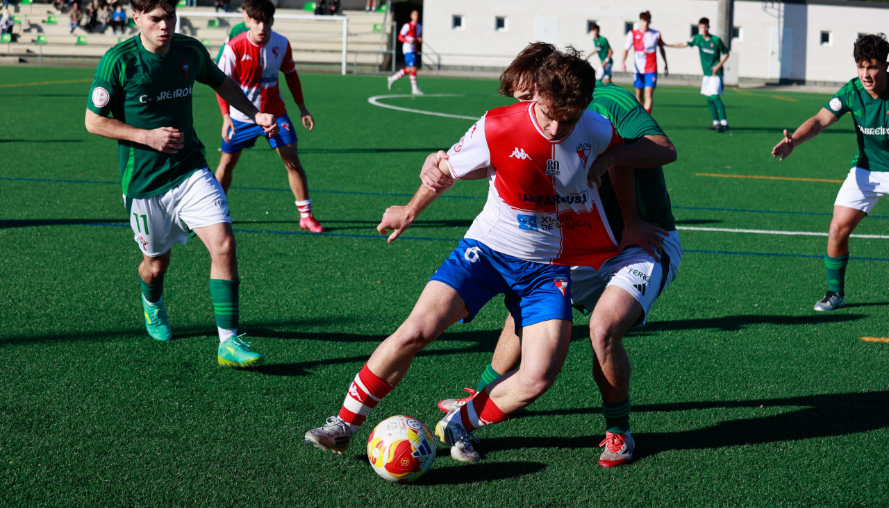 El Arosa Juvenil termina la primera vuelta en novena posición
