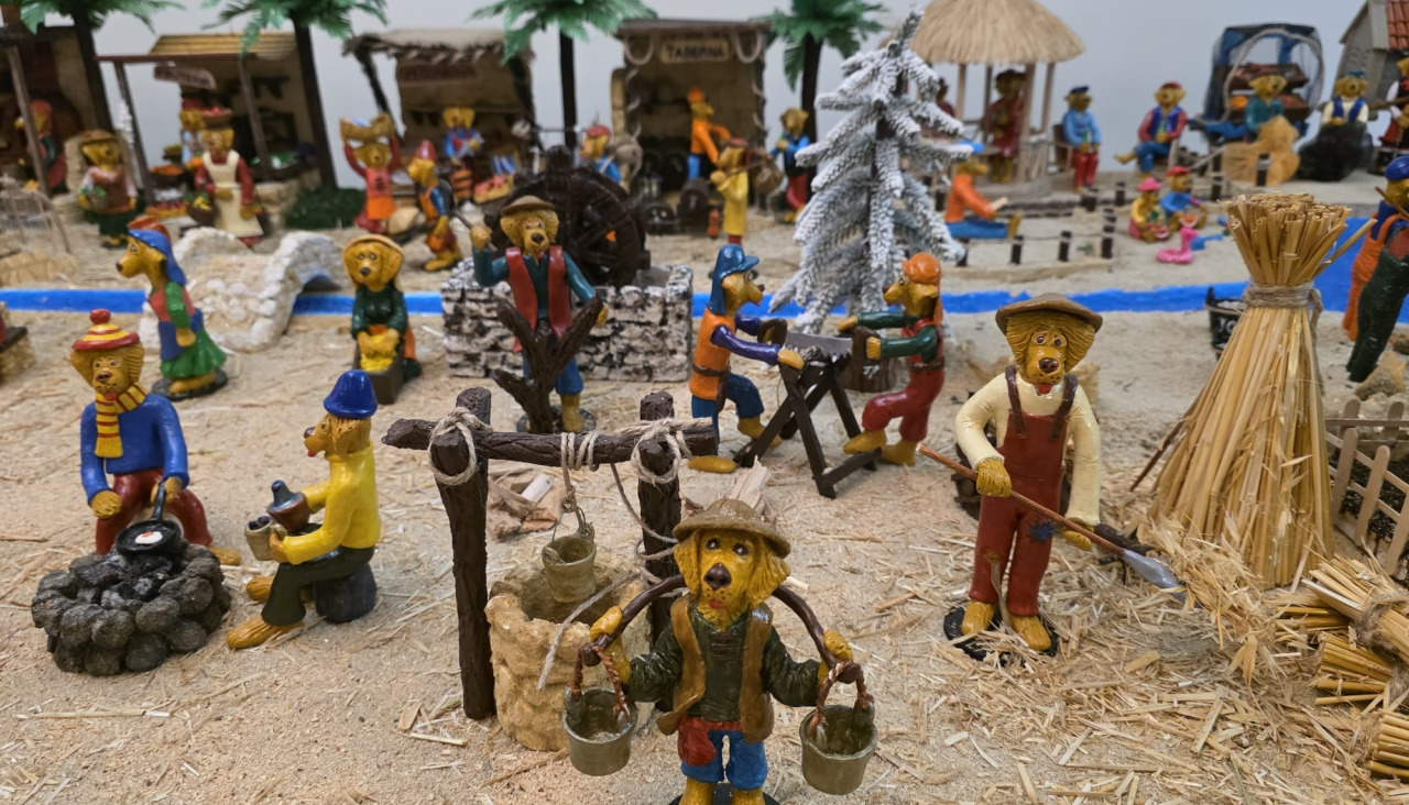 Algunas de las figuras que conforman el Belén canino