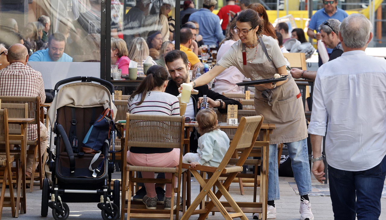 Terrazas en A Baldosa, la zona de bares por excelencia en Vilagarcía