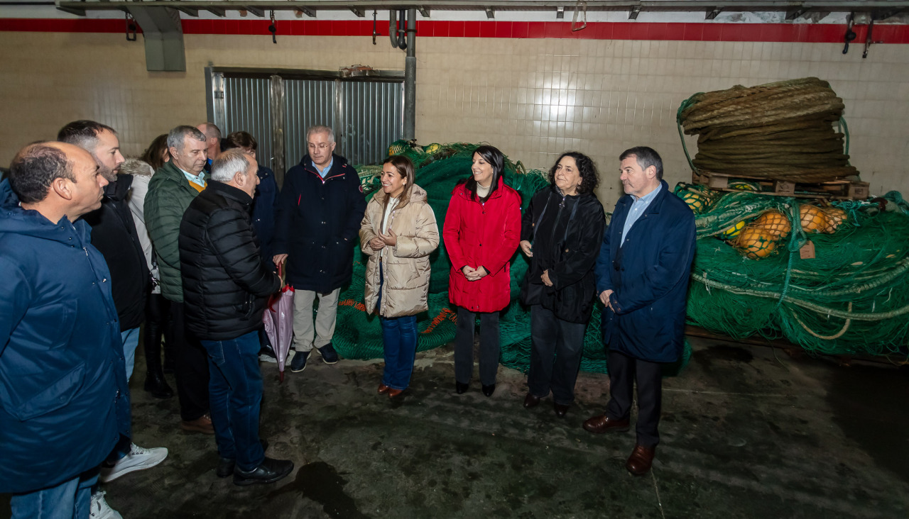 La conselleira, Marta Villaverde, visitando las instalaciones