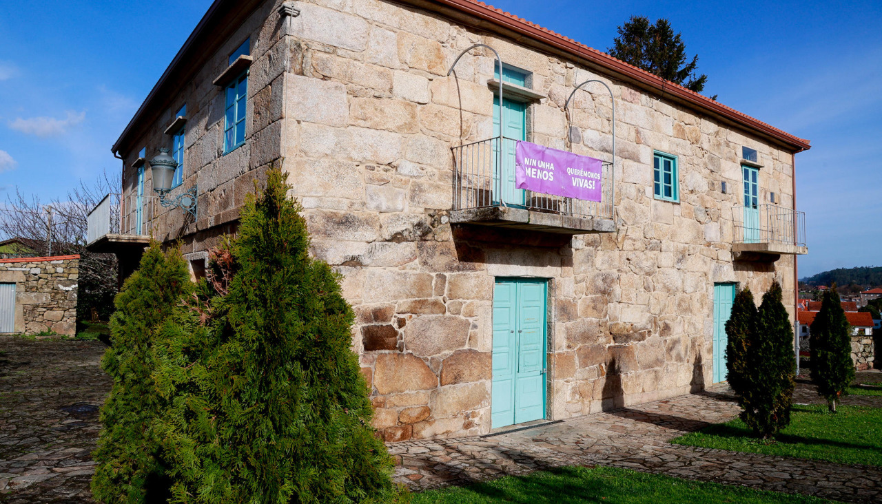 Este local municipal, ubicado en la Praza de España