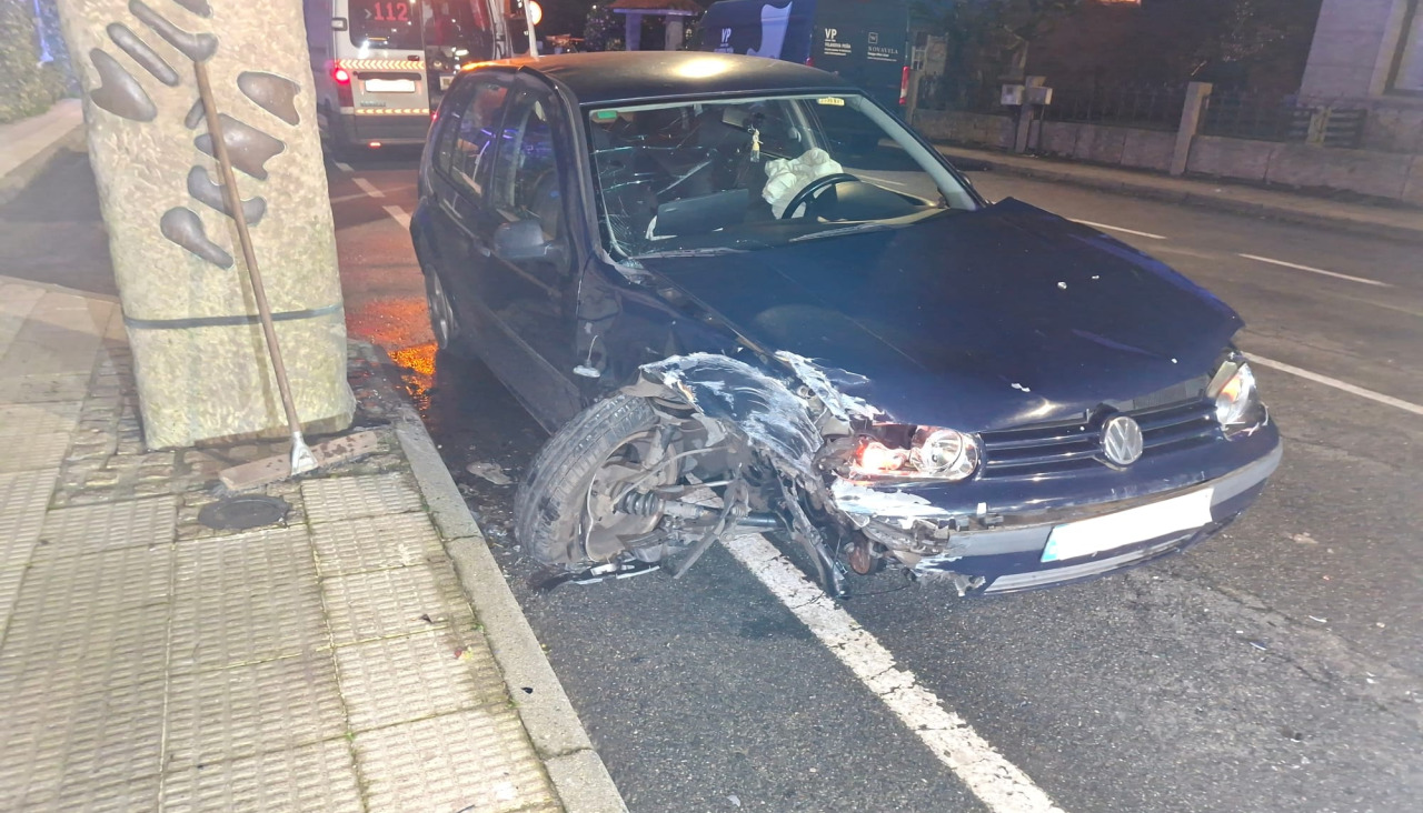 El vehículo accidentado, en el lugar del siniestro