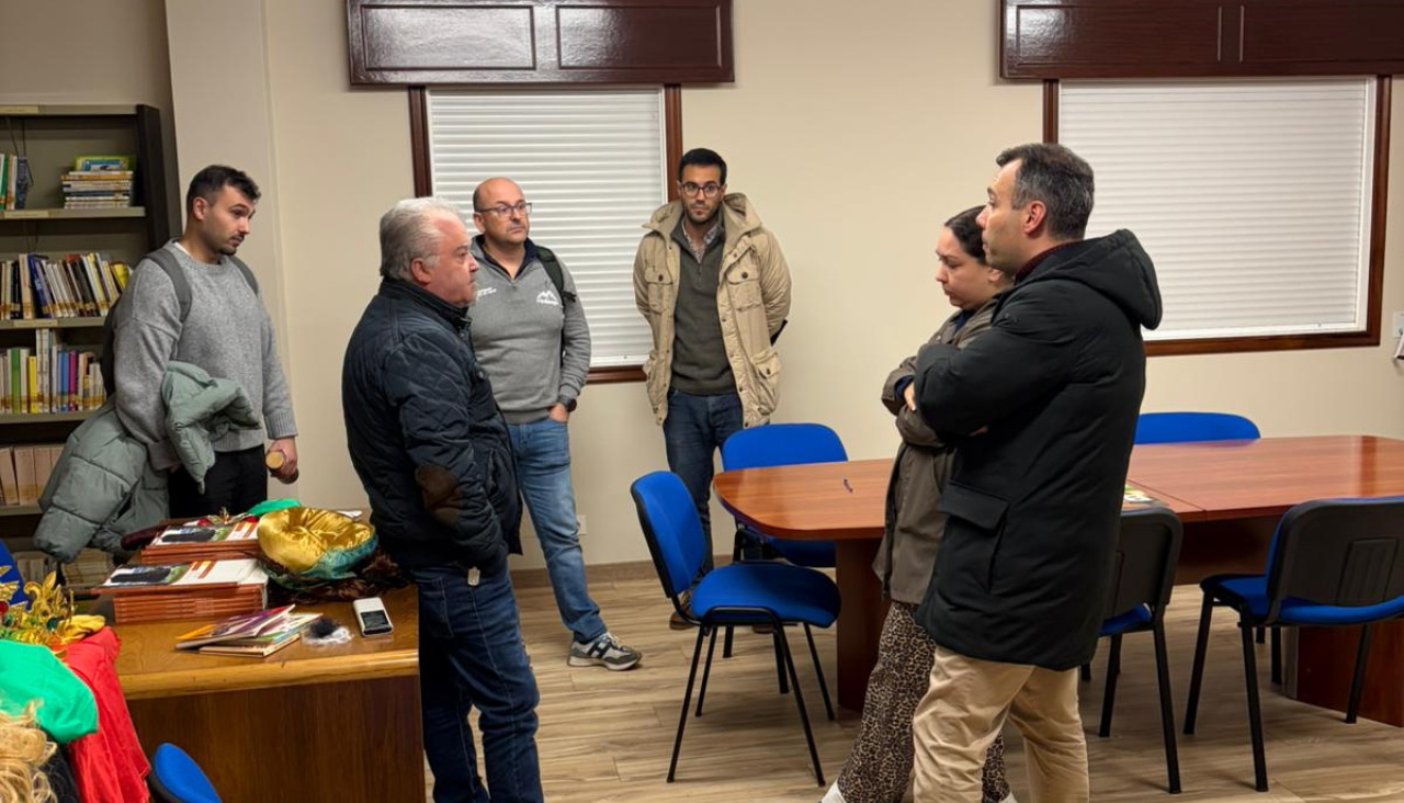 El alcalde de Caldas se reunió con los vecinos en Arcos