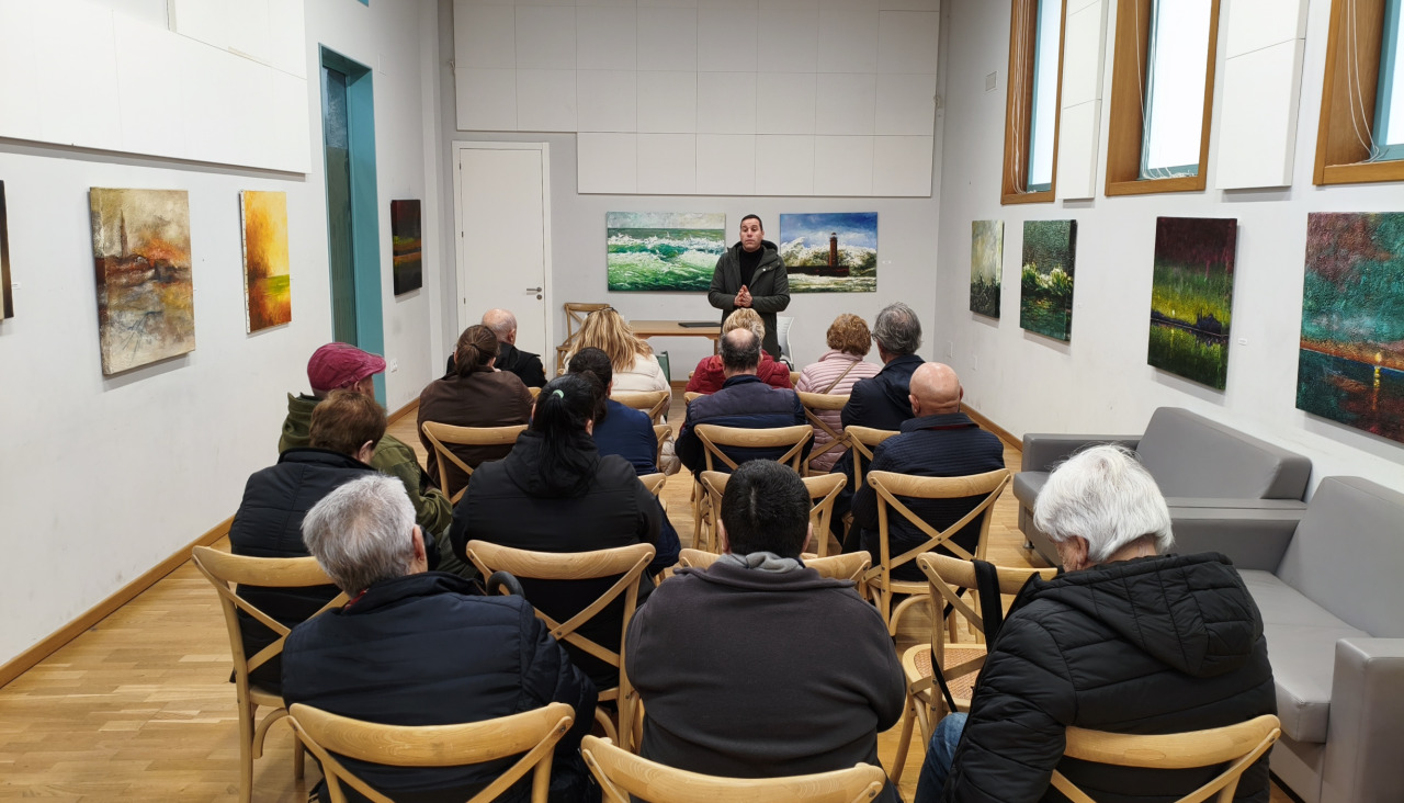 Primera sesión de la campaña de compostaje doméstica en Moraña