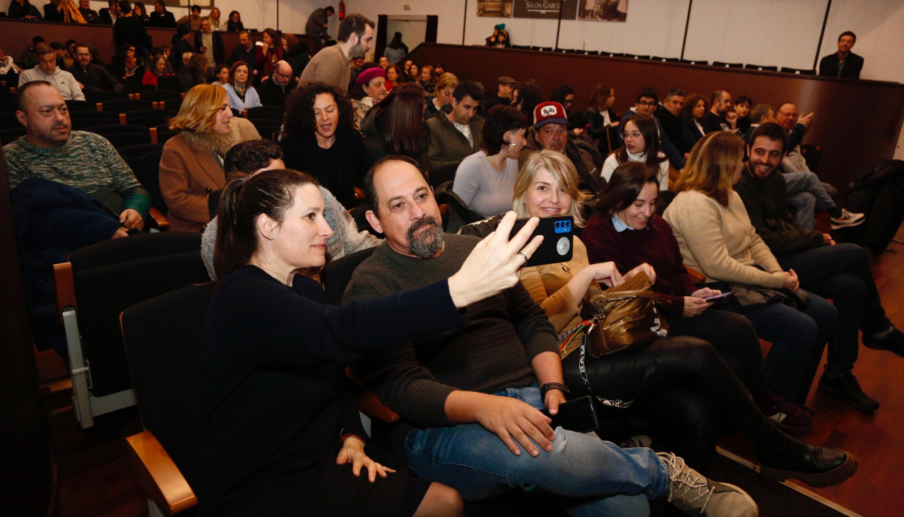 Público en una edición anterior del 'Achégate ao Salón'