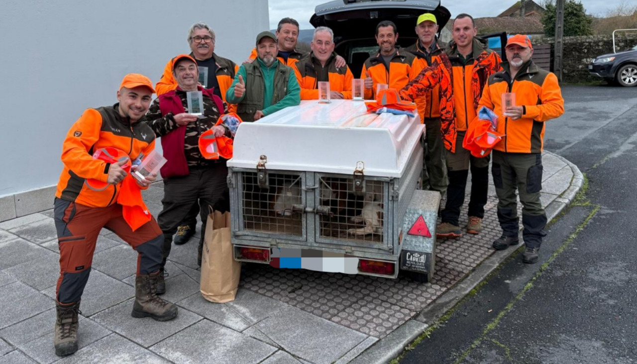 El grupo de cazadores ribeirenses logró el tercer puesto en el torneo provincial celebrado el 10 de enero en Boimorto