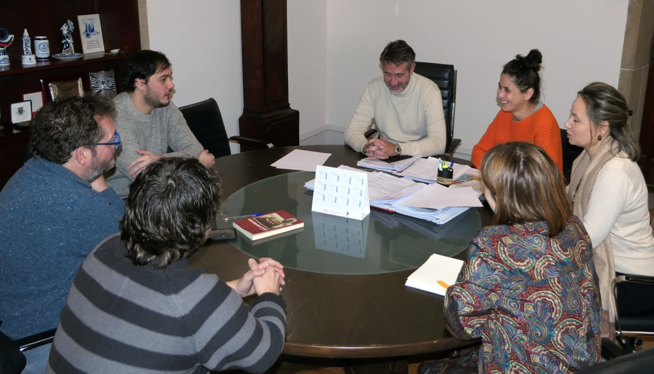 Reunión con el gobierno local