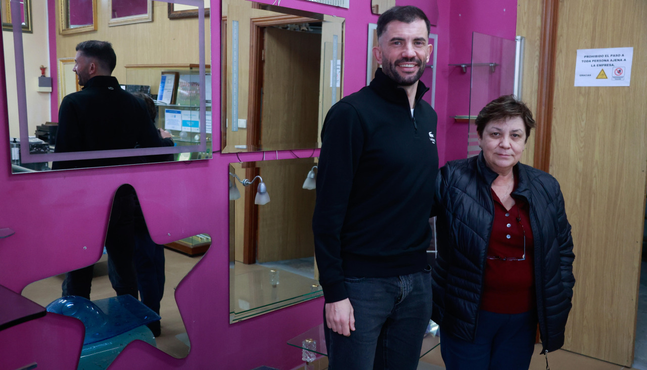 María Jesús García e Iván Vázquez son la segunda y tercera generación al frente de Cristalarosa