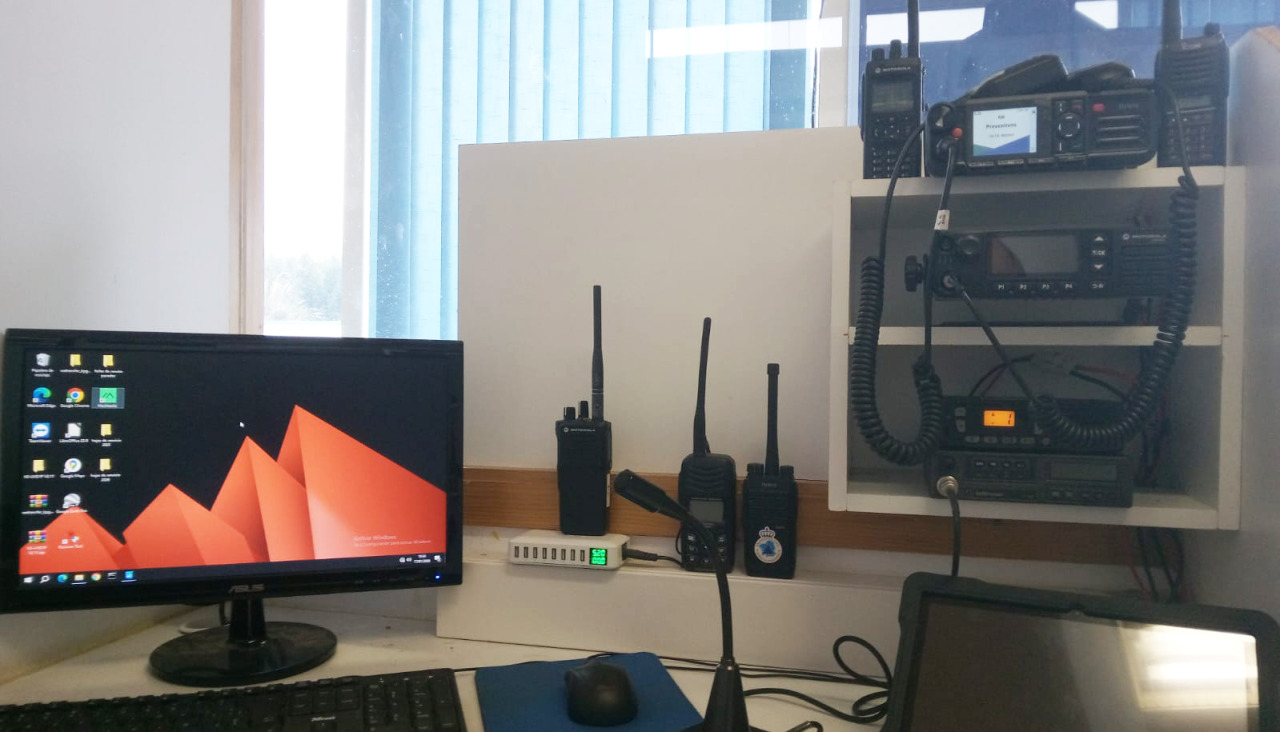 Material de comunicaciones en A Pobra